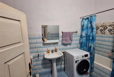 Casă cu 4 camere cu Teren 1000 Mp în Est - 1