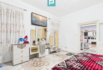 Două case, curte mare, lângă Castelul Corvinilor - 13