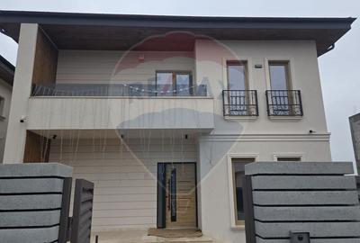 Casă cu 5 camere cu Teren 400 Mp în Dobroești - 9