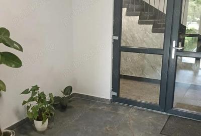 Apartament cu 3 camere decomandat în Central - 1