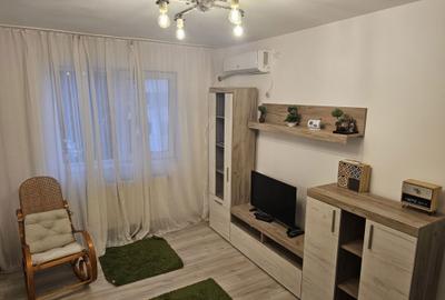 Apartament cu 3 camere semidecomandat în Central - 5