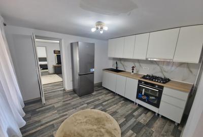 Casă cu 3 camere cu Canalizare în Km 4 - 4