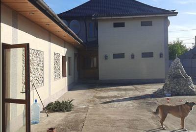 Casă cu 3 camere cu Teren 1000 Mp în Central - 2