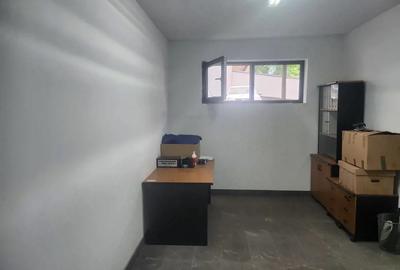 Spațiu comercial, de 28 mp, în Central - 3