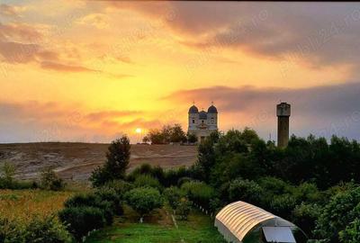 Casă cu 6 camere cu Teren 3000 Mp în Cataloi - 2