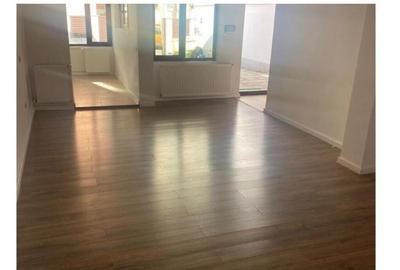 Casă cu 5 camere cu Teren 200 Mp în Obor - 1