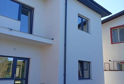 Casă cu 6 camere în Cumpăna