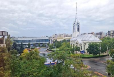 Apartament cu 4 camere decomandat în Central - 2