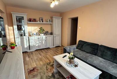 Apartament cu 3 camere semidecomandat în Săsar - 2