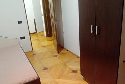 Apartament cu 3 camere decomandat, mobilat în UTA - 7