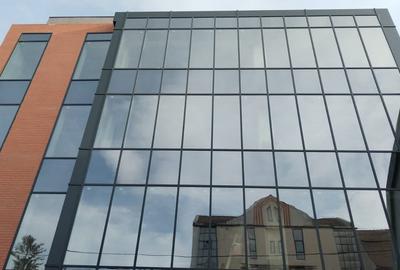 Cladire spatiu comercial si birouri,  209.8 mp utili, parcare in subteran - 2