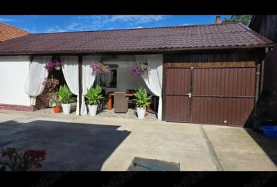 Casa Nojorid la ?oseaua principala - 2