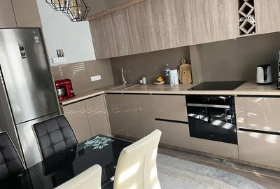 Apartament cu 2 camere decomandat în Steaua