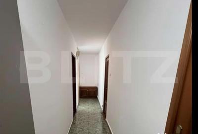 Apartament cu 3 camere decomandat în Gruia