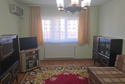 Apartament cu 2 camere decomandat în Liliacului