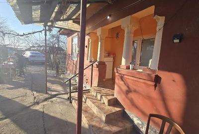 Casă cu Teren 923 Mp în Central - 5