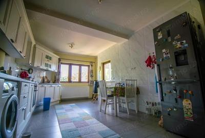 Vila superba 240 mp teren 570 mp - 2