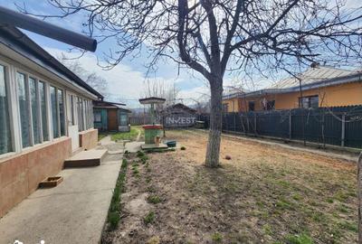 Casă cu 2 camere cu Teren 1600 Mp în Voinești - 3