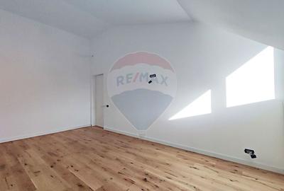 Casă cu 4 camere cu Canalizare în Apărătorii Patriei - 14