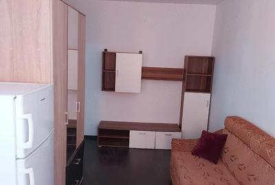 Garsonieră decomandată în Democrației - 1