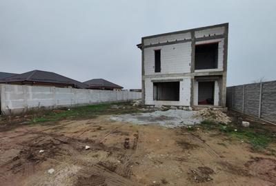 Casă cu 4 camere cu Teren 450 Mp în Malu Mare - 8