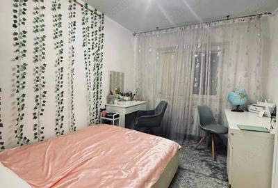 Apartament cu 3 camere decomandat în Lunei - 3