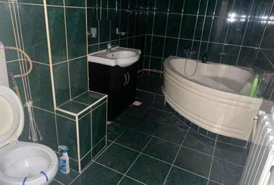 Apartament cu 3 camere decomandat în Central - 3