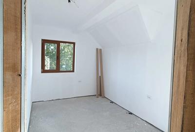 Casă cu 4 camere cu Teren 500 Mp în Brebu - 2