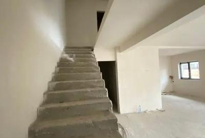 Casă cu 5 camere cu Teren 200 Mp în Florești - 2