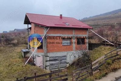 Vila la rosu + teren 500 mp de vanzare Zona Fermelor - 1