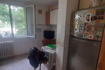 Apartament cu 3 camere decomandat în Drumul Taberei - 9