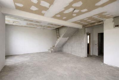 Casă cu 4 camere în Moșnița Nouă