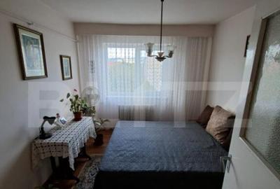 Apartament cu 3 camere semidecomandat în Central
