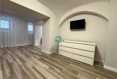 Spațiu comercial, de 45 mp, în Central - 3