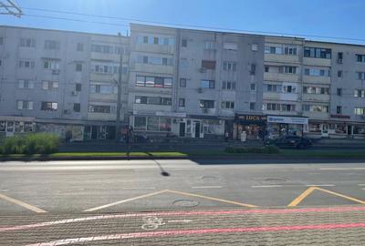 Spațiu comercial, de 300 mp, în Central - 1