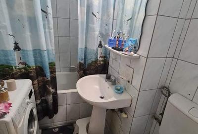 Apartament cu 3 camere decomandat în Jilava
