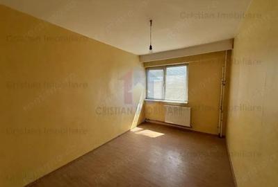 Apartament cu 3 camere decomandat în Obor - 6