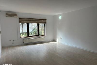 Casă cu 4 camere cu Teren 300 Mp în Central - 2
