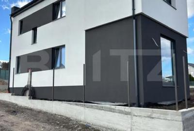 Casă cu 4 camere cu Teren 500 Mp în Central - 1