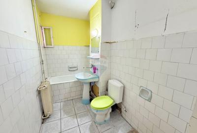 Apartament cu 3 camere, cartier Aurel Vlaicu, etaj intermediar - 5
