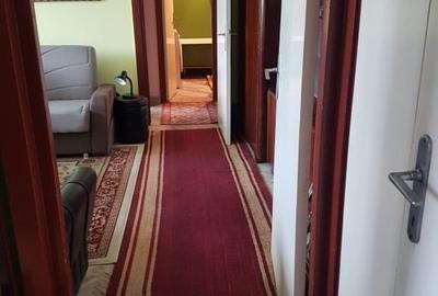 Apartament cu 2 camere semidecomandat, mobilat în Micro I - 4