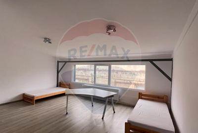 Spațiu comercial, de 990 mp, în Est - 10