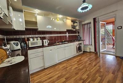 Casă cu Teren 1159 Mp în Zăvoi - 9