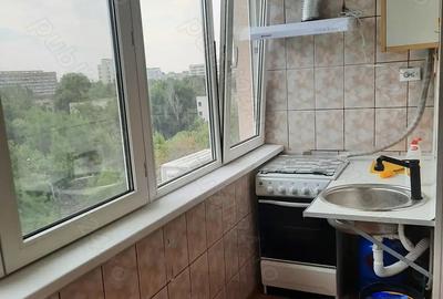 Garsonieră decomandată în Titan - 4