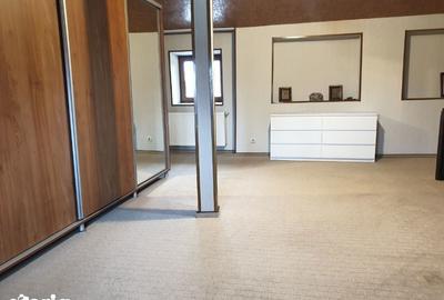 Apartament cu 4 camere în Central - 2