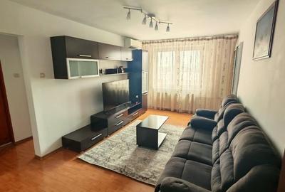 Apartament cu 4 camere semidecomandat, mobilat în Titan
