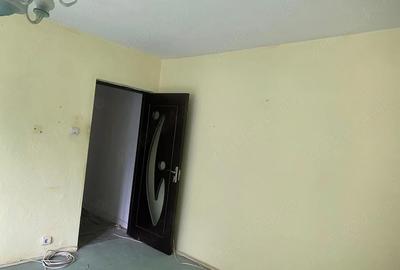 Apartament cu 3 camere semidecomandat în Pieții - 2