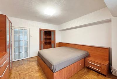 APARTAMENT CU 4 CAMERE AFLAT PE BD DECEBAL APROAPE DE PTA ALBA IULIA - BD UNIRII - 21