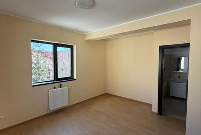 Casă cu 4 camere cu Teren 220 Mp în Domnești