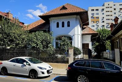 Proprietar, Capitale, Vila deosebita, 305mp utili - 1